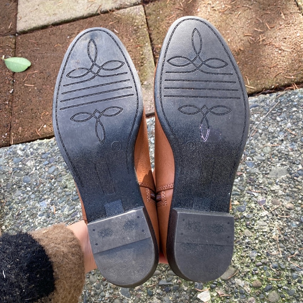 Size 8 brown booties